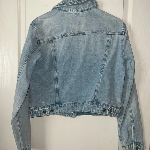 GUESS Classic Light Blue Jean Jacket - Picture 4 of 6
